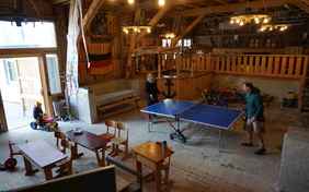 Die Spielscheune mit Tischtennis, Kicker, Rutsche...